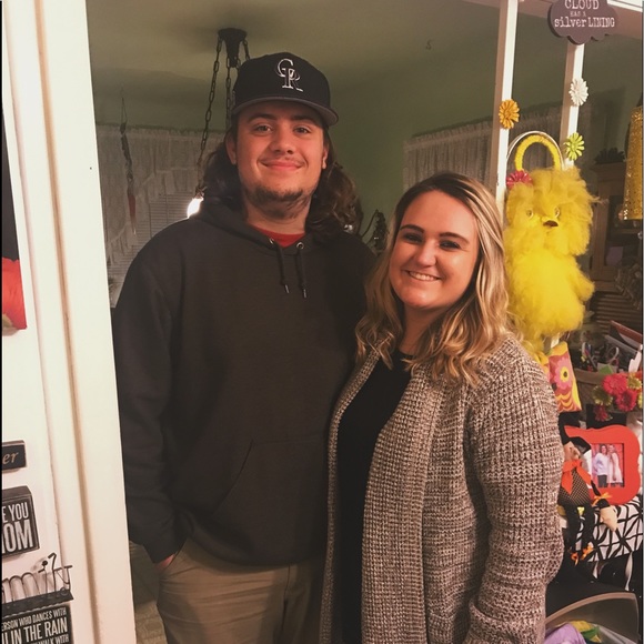 Meet your Posher, Hollee - Picture 1 of 1